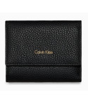 Calvin Klein dámská kožená Triflod clutch černá 001